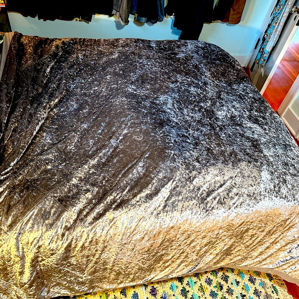 Silver Queen Duvet Cover, velvet like polyester texture